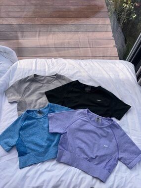 MyProtein Cropped Bundle Size Medium - 4 Colors (Green-Black, Grey, Blue, Lilac)